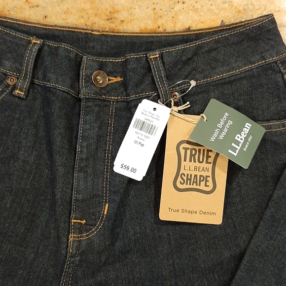 L. L. Bean True Shape Classic  Bootcut Jeans - Picture 2 of 6